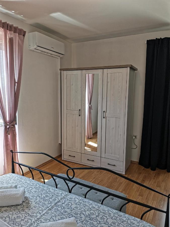 Kuca Za Odmor "Na Paltu" Vila Risika Exterior foto